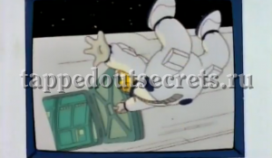 Экипаж делает это, но Гомер забывает пристегнуться и едва не вылетает в открытый космос.